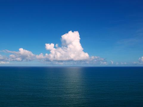 Clouds_over_the_Atlantic_Ocean_By Tiago Fioreze (Own work)