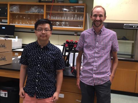 Student Marvin Li with mentor Greg Silsbe in the Horn Point Laboratory